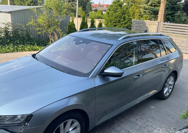 Skoda Superb cena 84000 przebieg: 123400, rok produkcji 2019 z Łódź małe 232